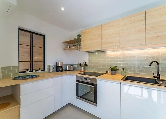 Nathaniel - Appt Terrasse 5 Min De La شقة