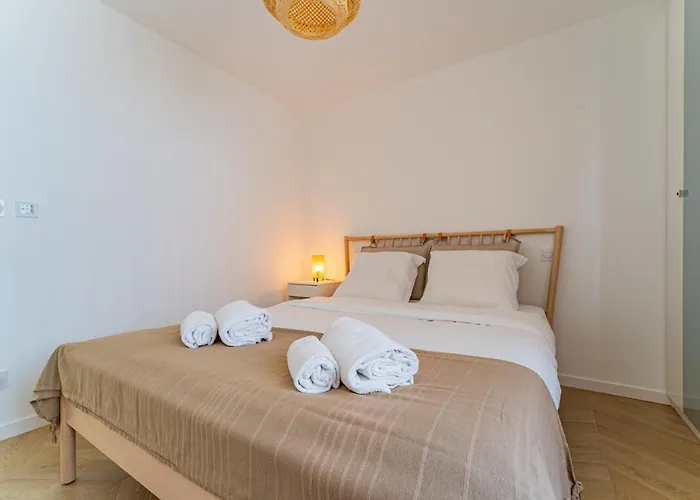 شقة Nathaniel - Appt Terrasse 5 Min De La *